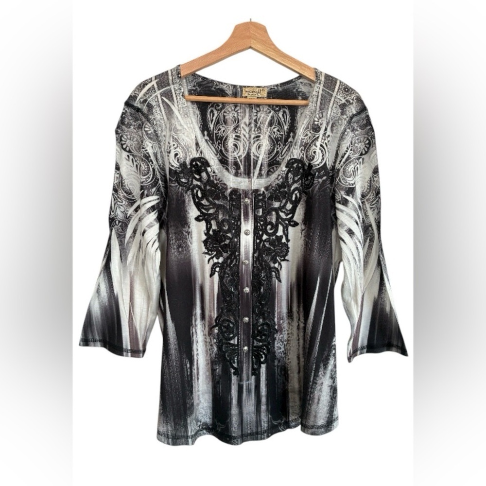One World Top 2x Black White Boho Embroidered Faux Buttons Boho Artsy